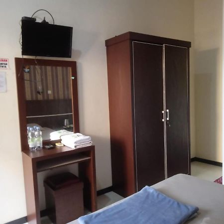 Riki Guesthouse Syari'Ah Jepara Exterior photo