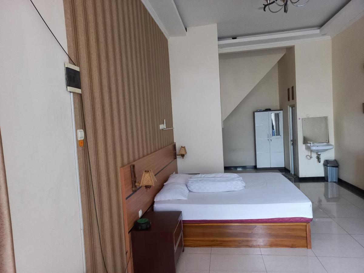 Riki Guesthouse Syari'Ah Jepara Exterior photo