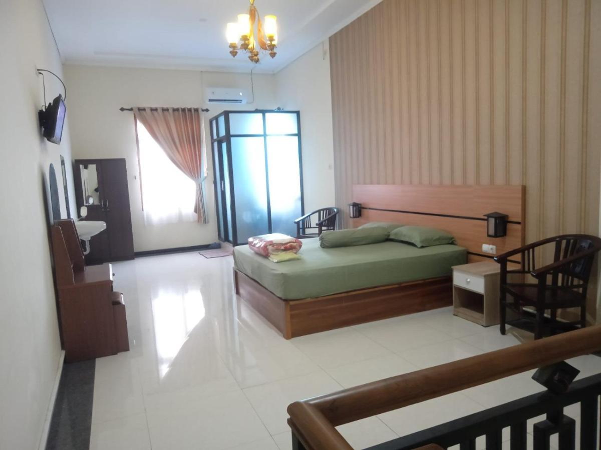 Riki Guesthouse Syari'Ah Jepara Exterior photo